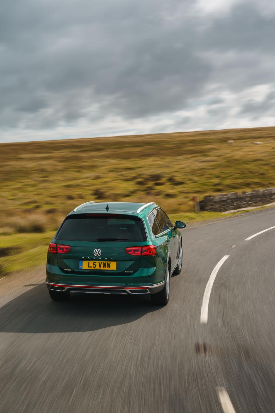  Volkswagen Passat Alltrack (B8) 2019 года  (UK) (фото 7 из 22)